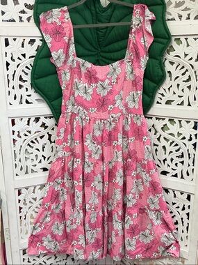 Eternal Summer Hawaii tiered floral ruffle sleeve midi dress. Pink hibiscus. L